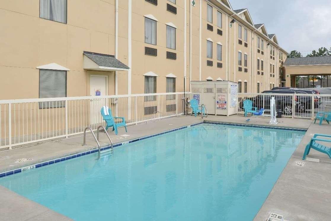 Baymont By Wyndham Grovetown Augusta Hotel Exterior photo