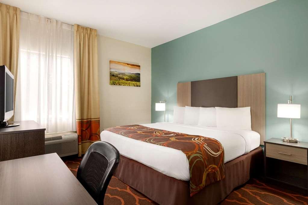 Baymont By Wyndham Grovetown Augusta Hotel Room photo